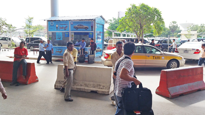 プノンペン国際空港タクシー